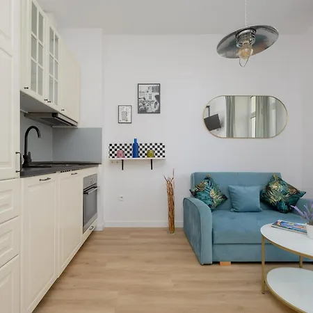 Apartment Bright & Modern One-bedroom By Renters Warschau