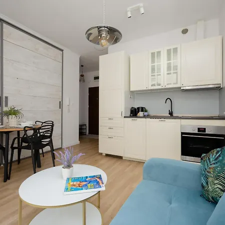 Apartment Bright & Modern One-bedroom By Renters Warschau