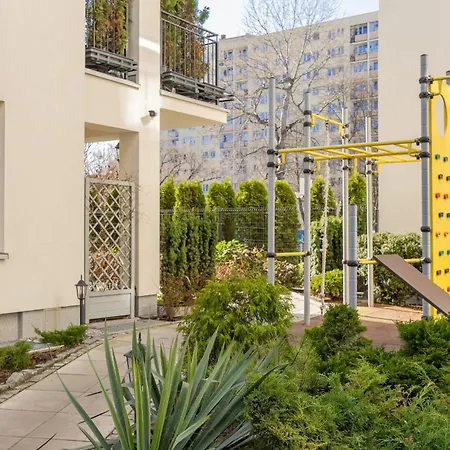 Apartment Bright & Modern One-bedroom By Renters